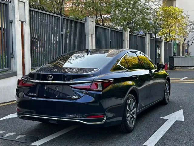 Lexus ES — Фото автомобиля 6