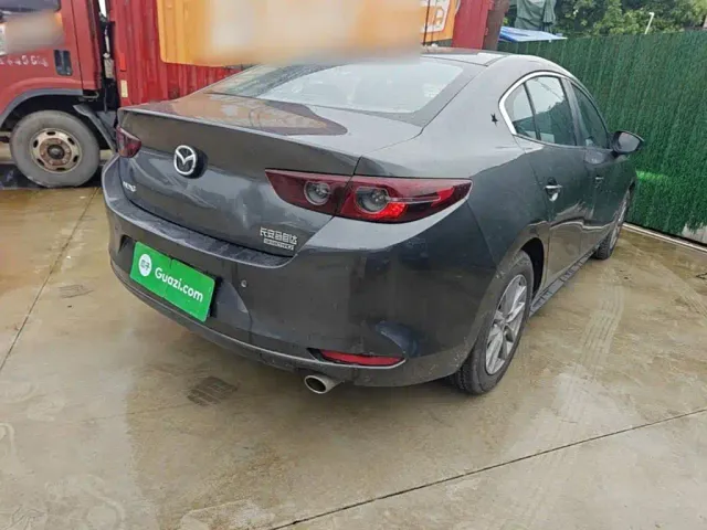 Mazda Axela — Фото автомобиля 6