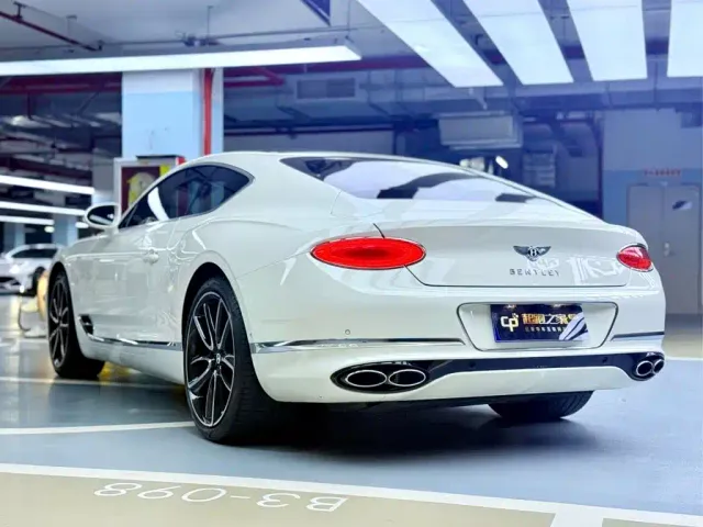 Bentley Continental — Фото автомобиля 6