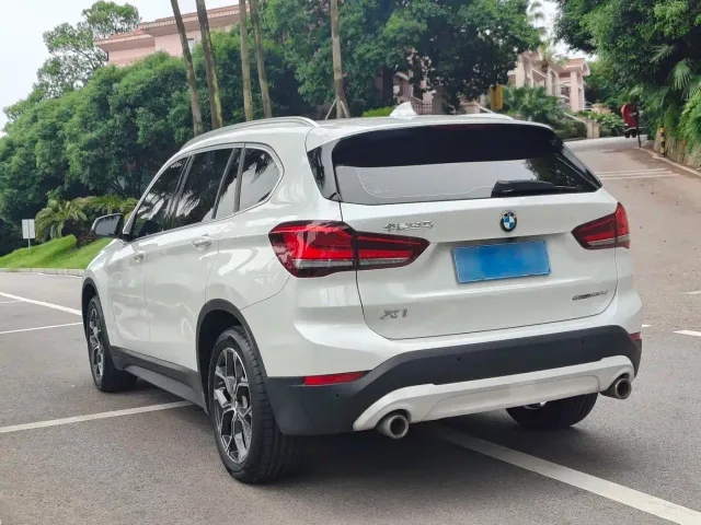 BMW X1 — Фото автомобиля 4