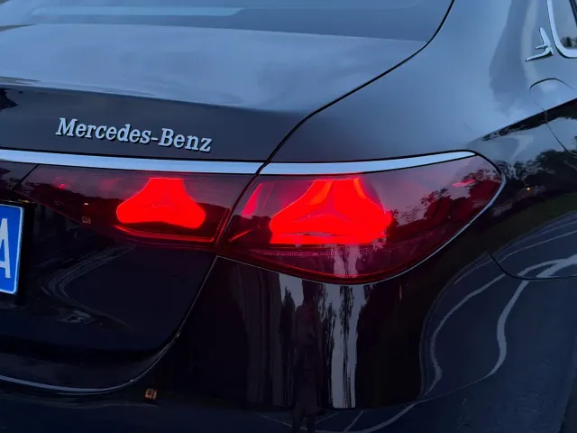 Mercedes-Benz E-Class — Фото автомобиля 13