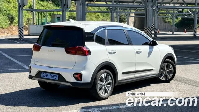 Kia Niro — Фото автомобиля 2