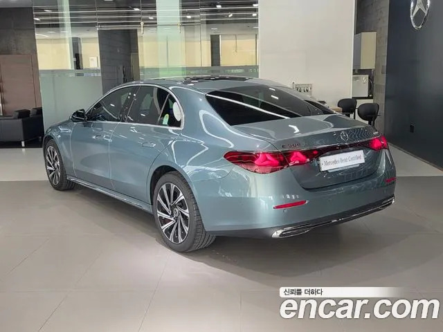 Mercedes-Benz E-Class W214 — Фото автомобиля 2