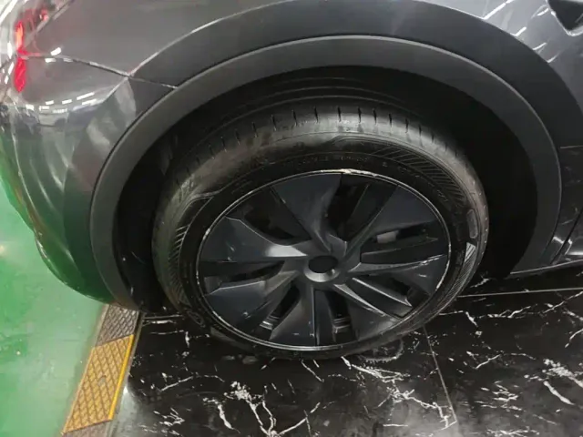 Tesla Model Y — Фото автомобиля 22