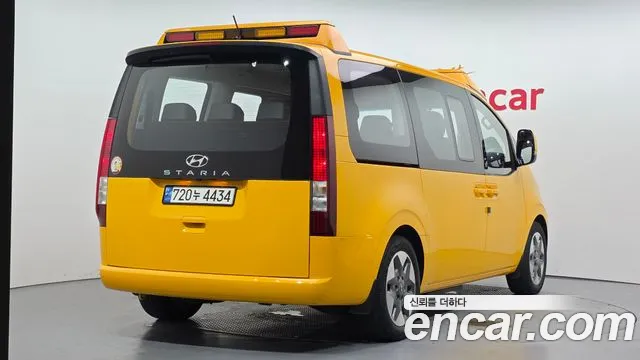 Hyundai Staria Staria L3.5 Школьный автобус — Фото автомобиля 2