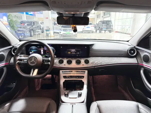 Mercedes-Benz E-Class — Фото автомобиля 11