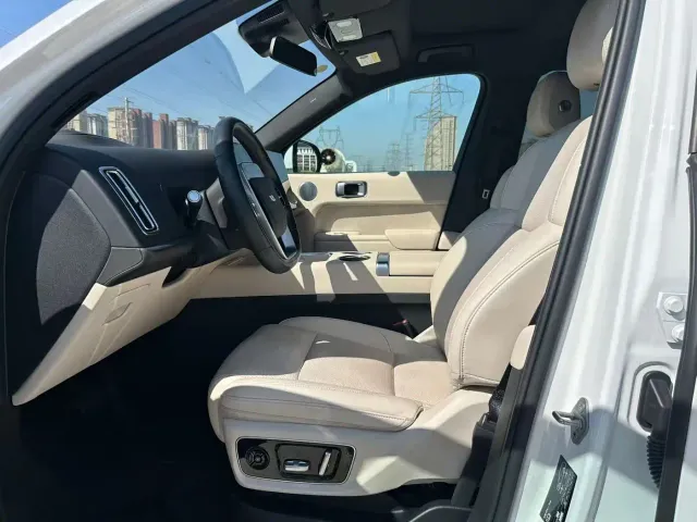 Li Auto L7 — Фото автомобиля 4