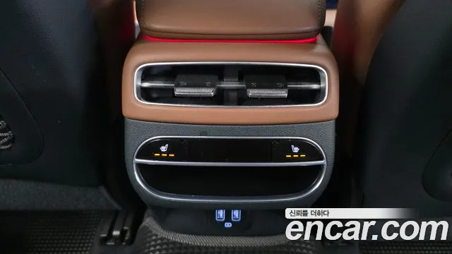 Genesis GV70 — Фото автомобиля 19