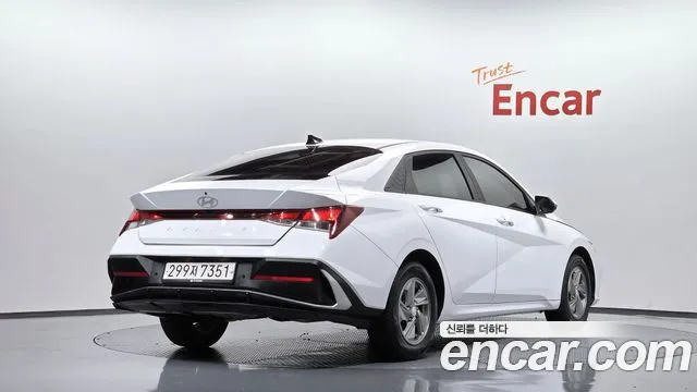 Hyundai Avante CN7 — Фото автомобиля 2