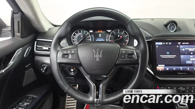 Maserati Ghibli Ghibli — Фото автомобиля 13