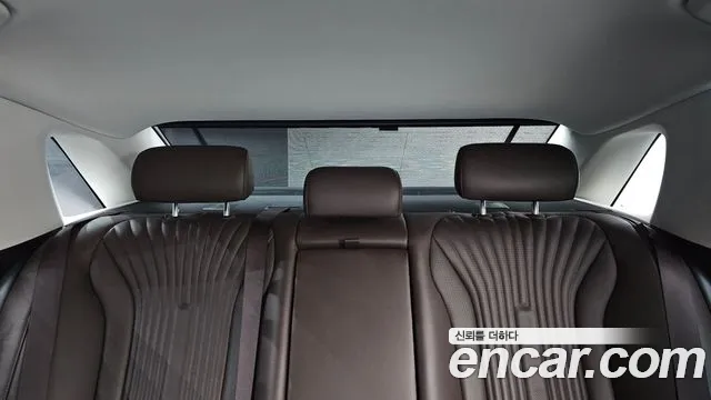 Hyundai Grandeur Grandeur (GN7) 2.5 Бензин 2WD — Фото автомобиля 27