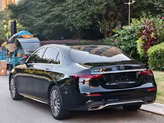 Mercedes-Benz E-Class — Фото автомобиля 5