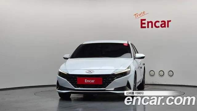 Hyundai AVANTE Avante (CN7) — Фото автомобиля 3
