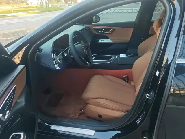 Mercedes-Benz E-Class — Фото автомобиля 9
