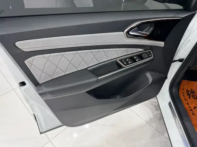 Jetta VS7 — Фото автомобиля 8