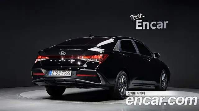 Hyundai Avante CN7 — Фото автомобиля 2