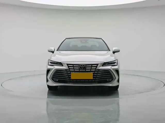Toyota Avalon — Фото автомобиля 2