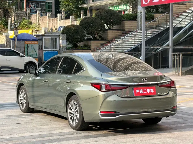 Lexus ES — Фото автомобиля 9