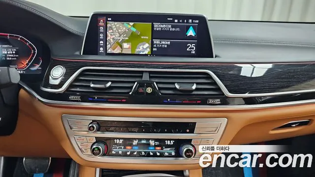 BMW 7-Series — Фото автомобиля 11