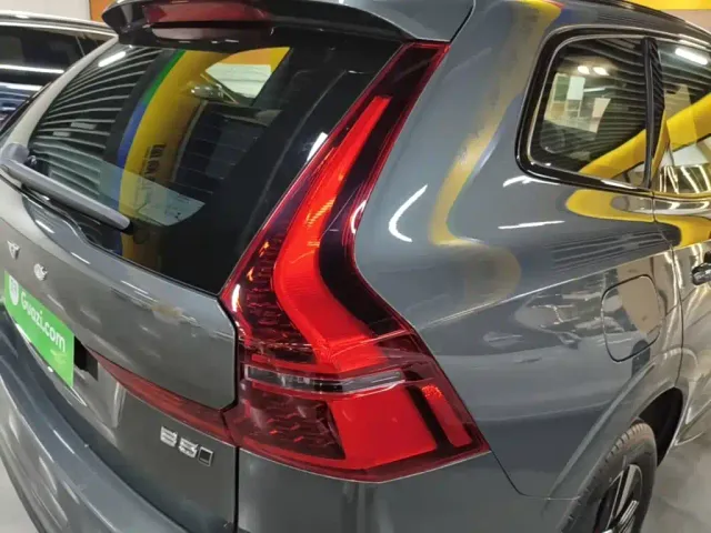 Volvo XC60 — Фото автомобиля 7