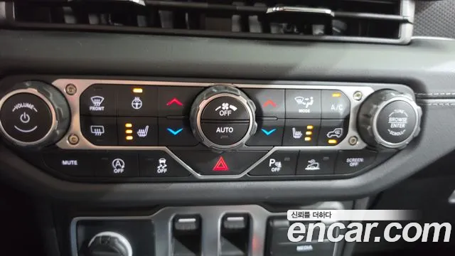 Jeep Wrangler JL — Фото автомобиля 25