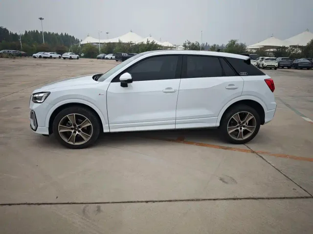 Audi Q2L — Фото автомобиля 3