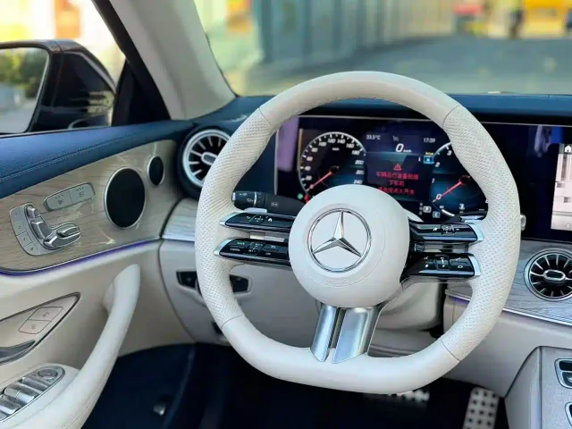 Mercedes-Benz E-Class — Фото автомобиля 5