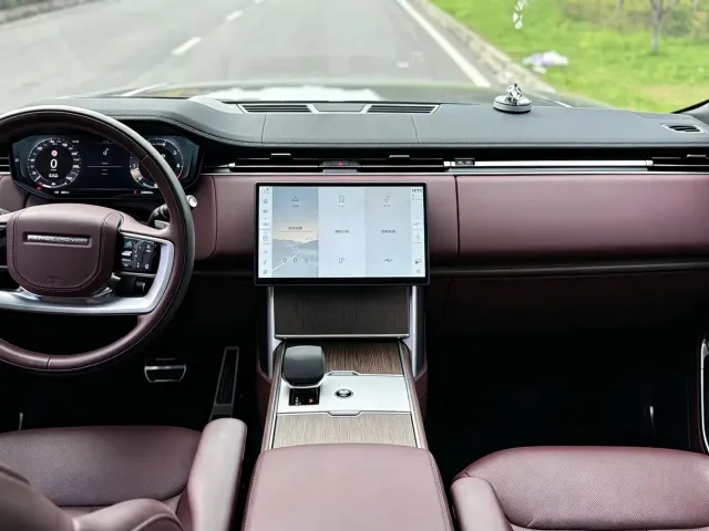 Land Rover Range Rover — Фото автомобиля 11