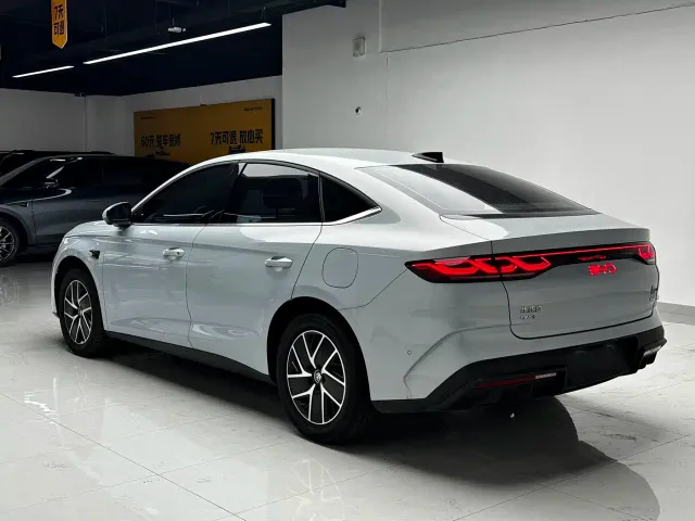 BYD Qin L — Фото автомобиля 5