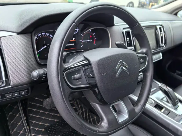 Citroen C6 — Фото автомобиля 14