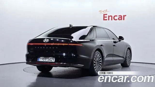 Hyundai Grandeur GN7 — Фото автомобиля 2