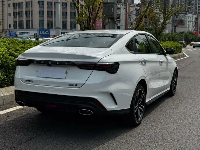 Geely Binrui — Фото автомобиля 25