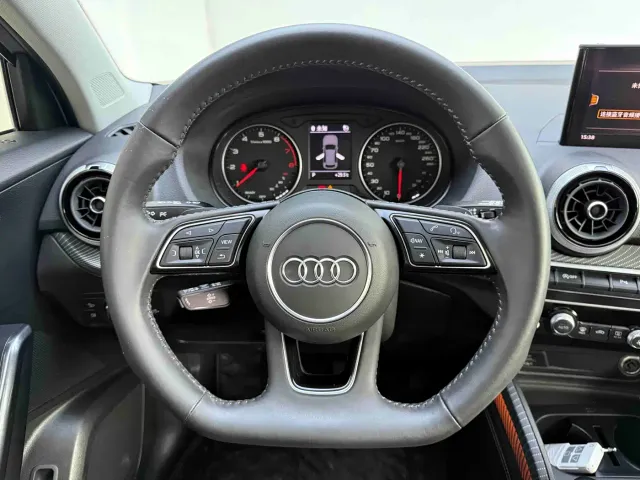 Audi Q2L — Фото автомобиля 12