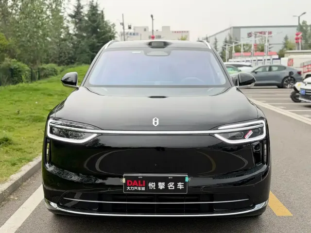 Aito M7 — Фото автомобиля 2
