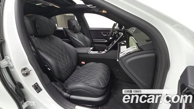 Mercedes-Benz S-Class — Фото автомобиля 24