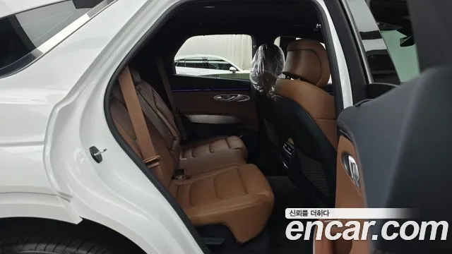 Genesis GV70 2.5T Бензин AWD — Фото автомобиля 11