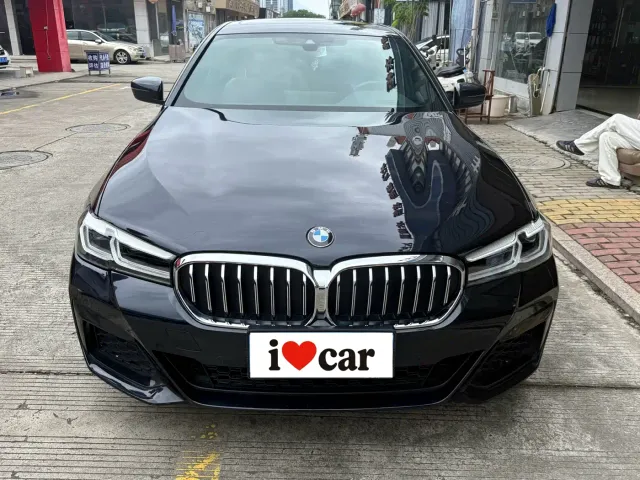 BMW 5 Series — Фото автомобиля 3
