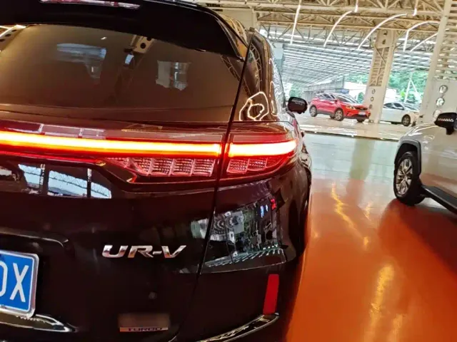 Honda UR-V — Фото автомобиля 7
