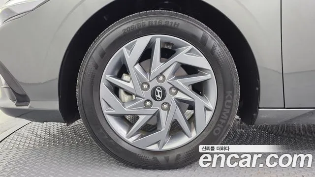 Hyundai Avante — Фото автомобиля 5