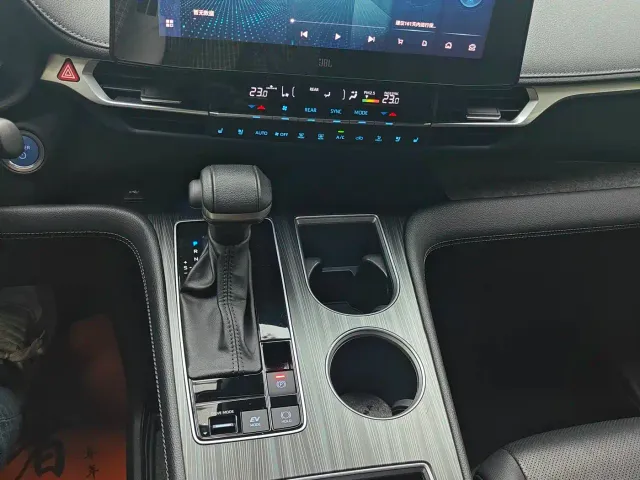 Toyota Sienna — Фото автомобиля 5