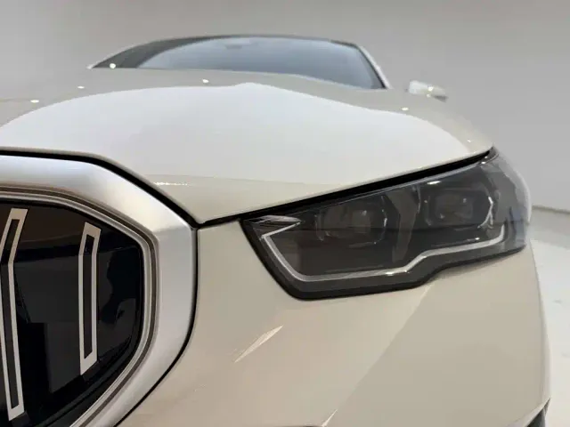 BMW 5 Series — Фото автомобиля 2