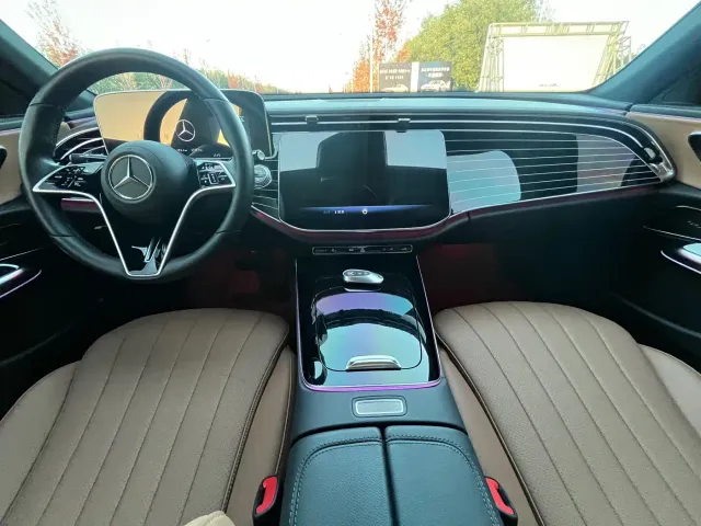 Mercedes-Benz E-Class — Фото автомобиля 9