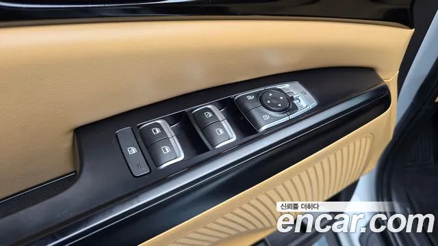 Kia Carnival Generation 4 — Фото автомобиля 27