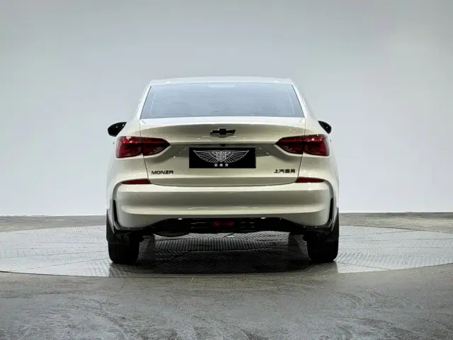 Chevrolet Monza — Фото автомобиля 4