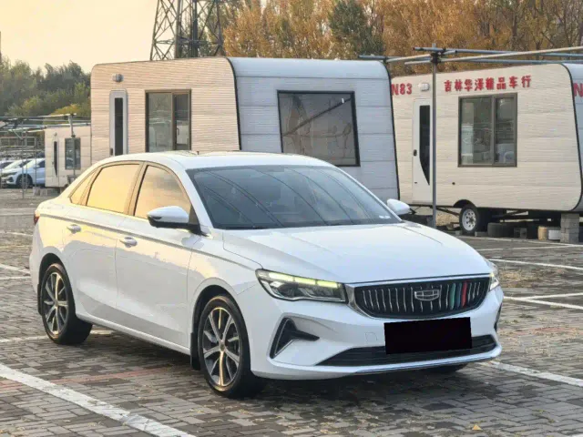 Geely Emgrand — Фото автомобиля 3