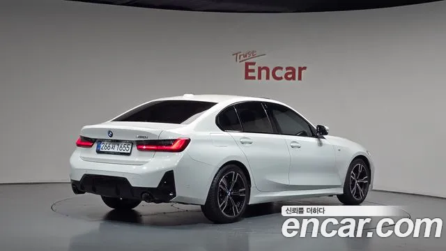 BMW 3 Series — Фото автомобиля 2