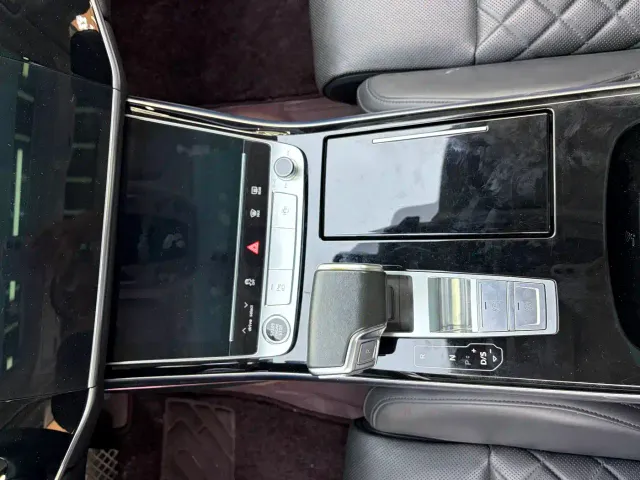 Audi A8 — Фото автомобиля 11