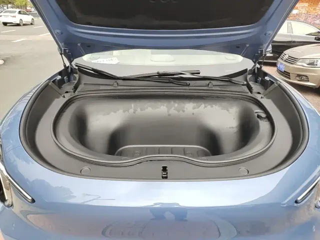 IM Motors LS6 — Фото автомобиля 19