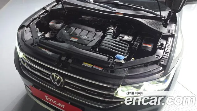 Volkswagen Tiguan Tiguan 2 поколение 2.0 TDI Premium — Фото автомобиля 6