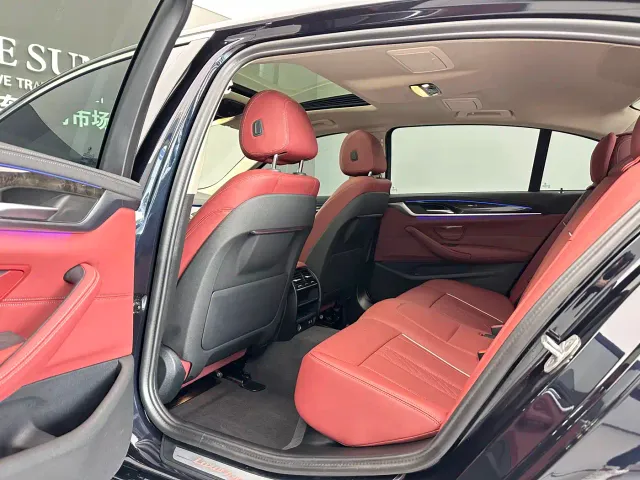 BMW 5 Series — Фото автомобиля 6